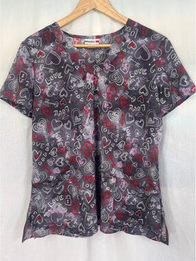 White Cross Heart Print Scrub Top Women's Medium